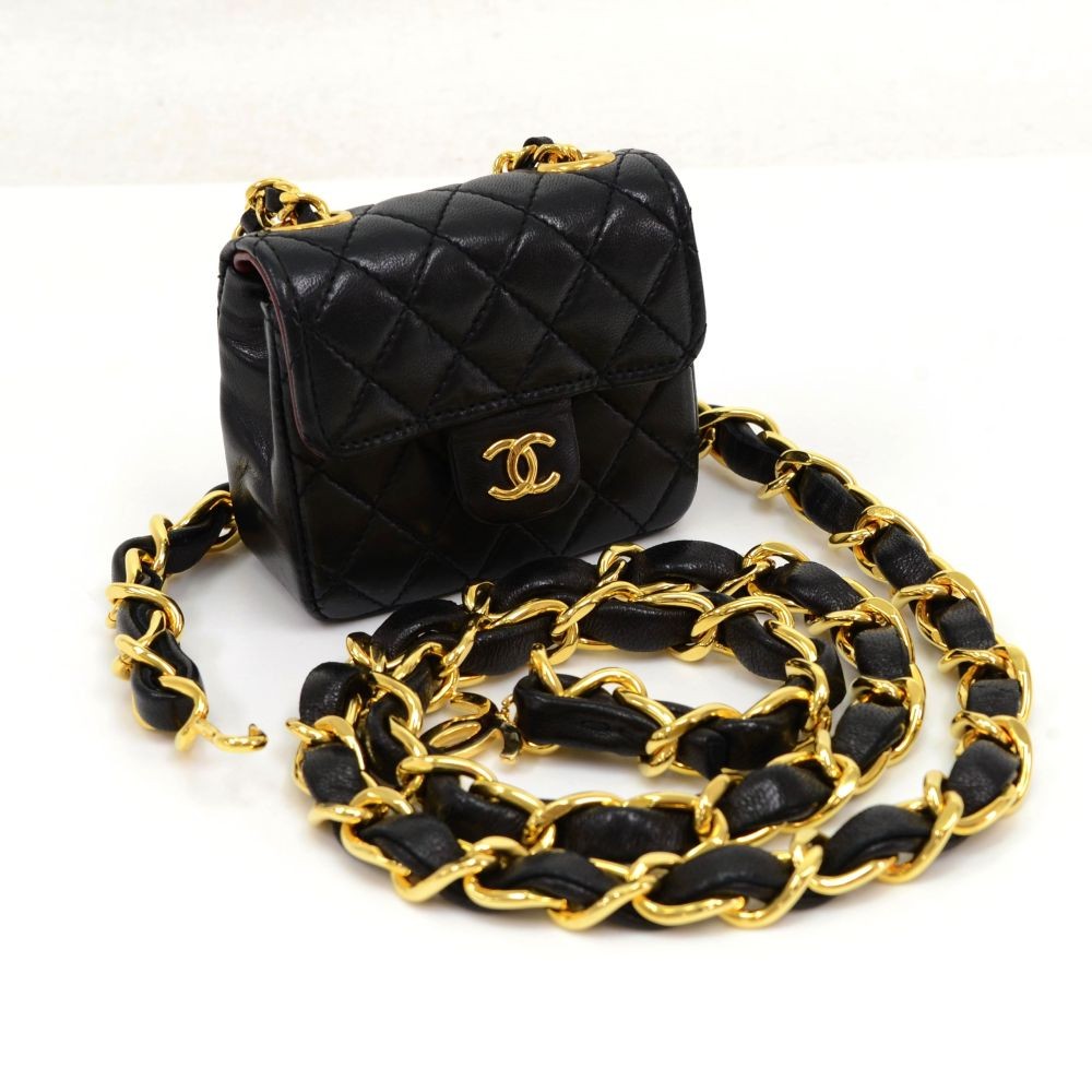 Påvirke Sindssyge Nøgle Chanel Vintage Chanel Black Leather Gold Tone Chain Belt + Mini Bag ...