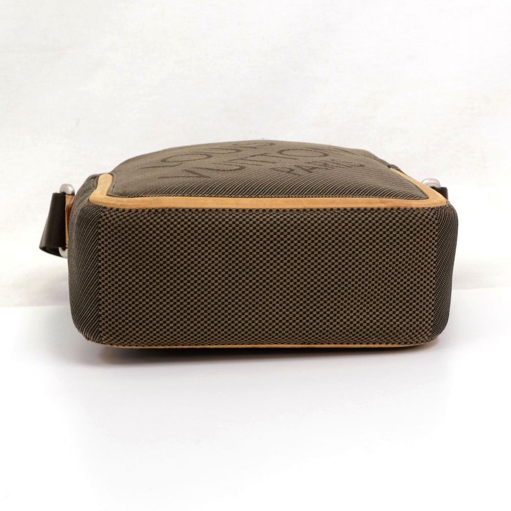 Louis Vuitton Damier Geant Mesaje Messenger - Brown Messenger Bags
