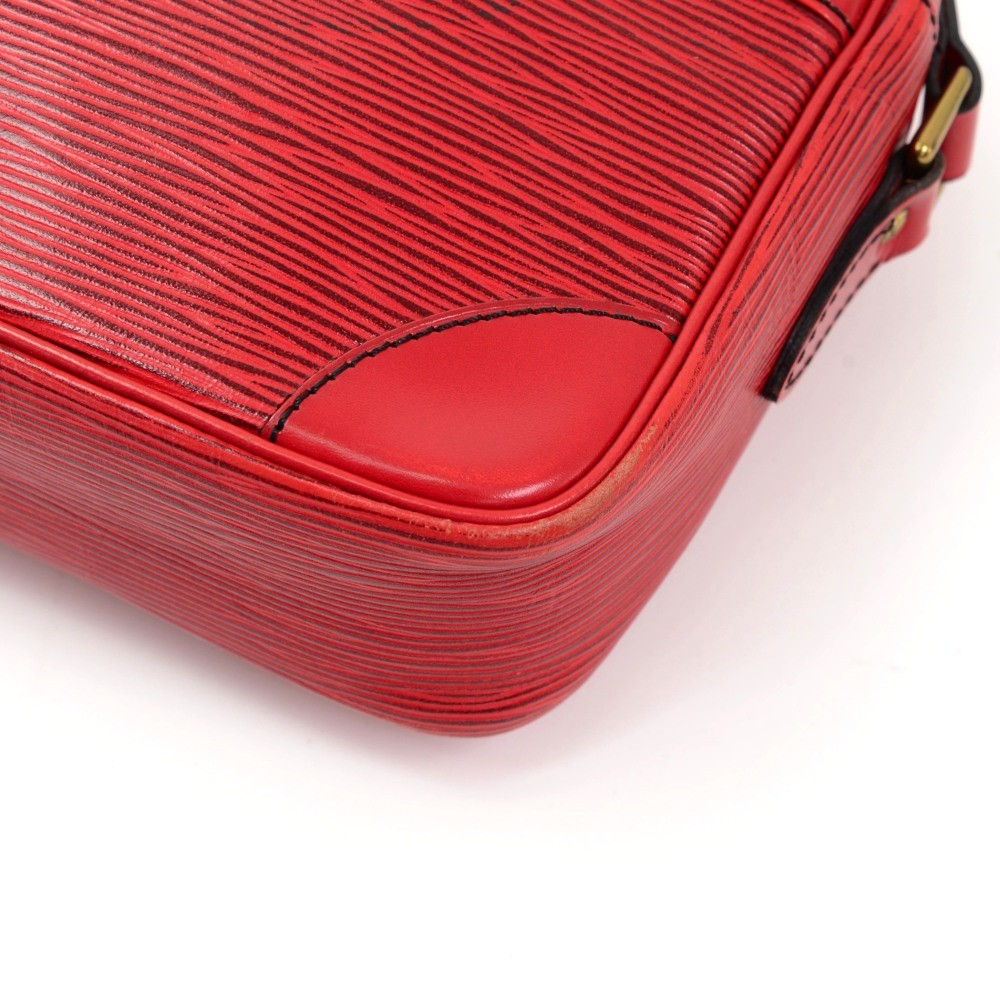 Louis Vuitton Red Epi Leather Trocadero 23 Crossbody Bag ref.297594 - Joli  Closet