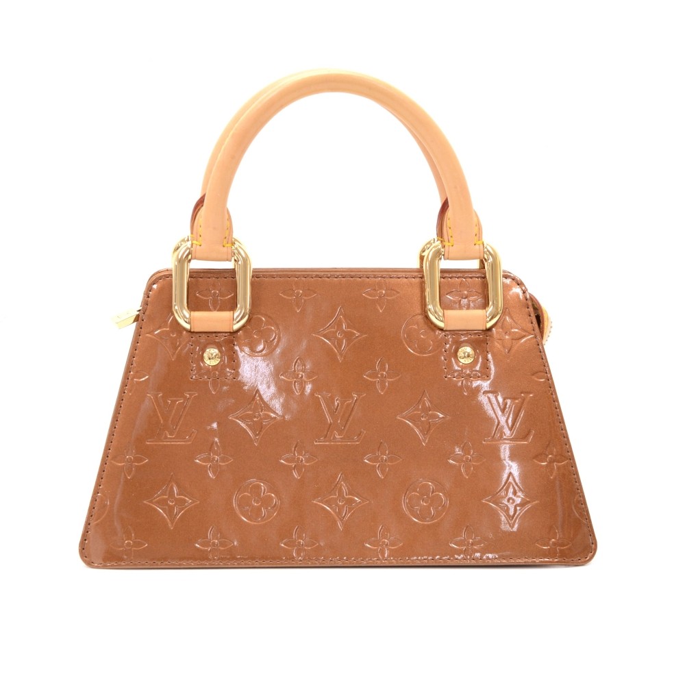 Title: Pre-Loved Louis Vuitton Bronze Forsyth Purse Price: $550.00  Condition: 9/10 Location: Marietta Shop 👩‍💻 online…