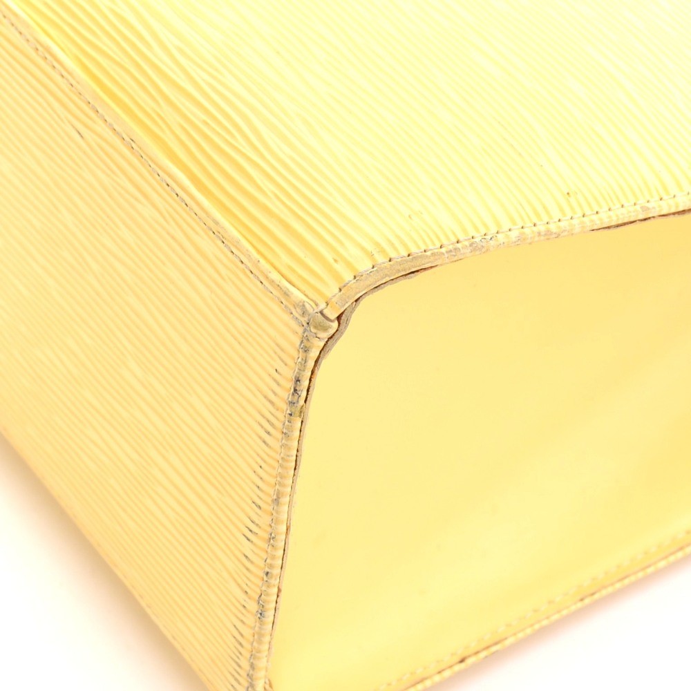 Louis Vuitton pale yellow (Vanilla) epi croisette pm – My Girlfriend's  Wardrobe LLC