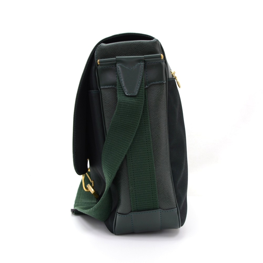 Louis Vuitton Tiaga Dersou Green M30162 Crossbody bag & Matching Wallet in  2023