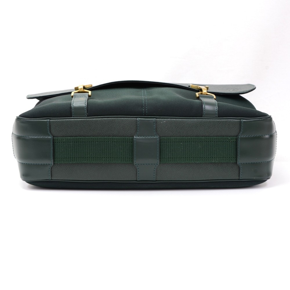 Luco leather handbag Louis Vuitton Green in Leather - 26170101