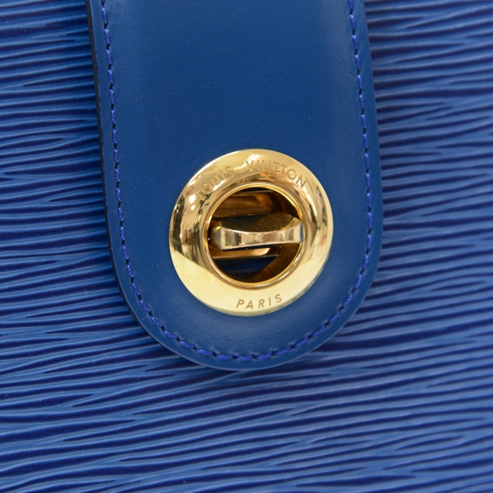 Genuine VINTAGE (1993) LOUIS VUITTON Toledo Blue Epi Leather Cluny Shoulder  Bag