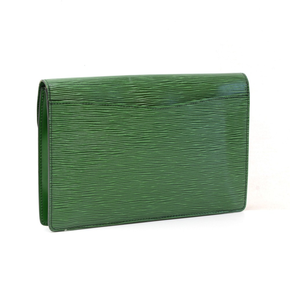 Louis Vuitton Trocadero 24 Borneo Green Epi Crossbody Bag M52314 – Timeless  Vintage Company
