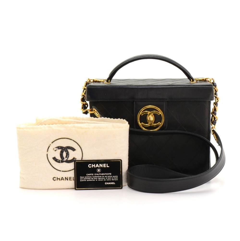 Vanity leather handbag Chanel Black in Leather - 27851790