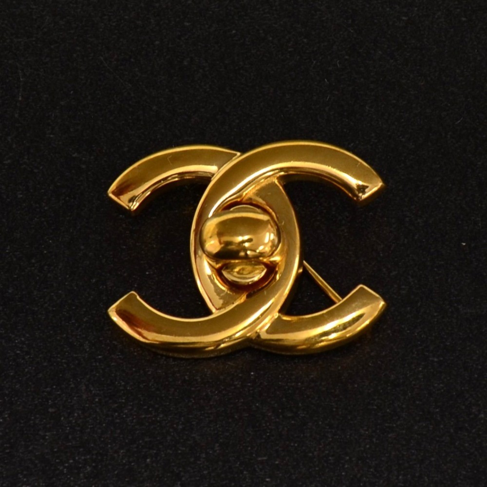 Chanel Vintage Gold Plated CC Twisted Small Brooch