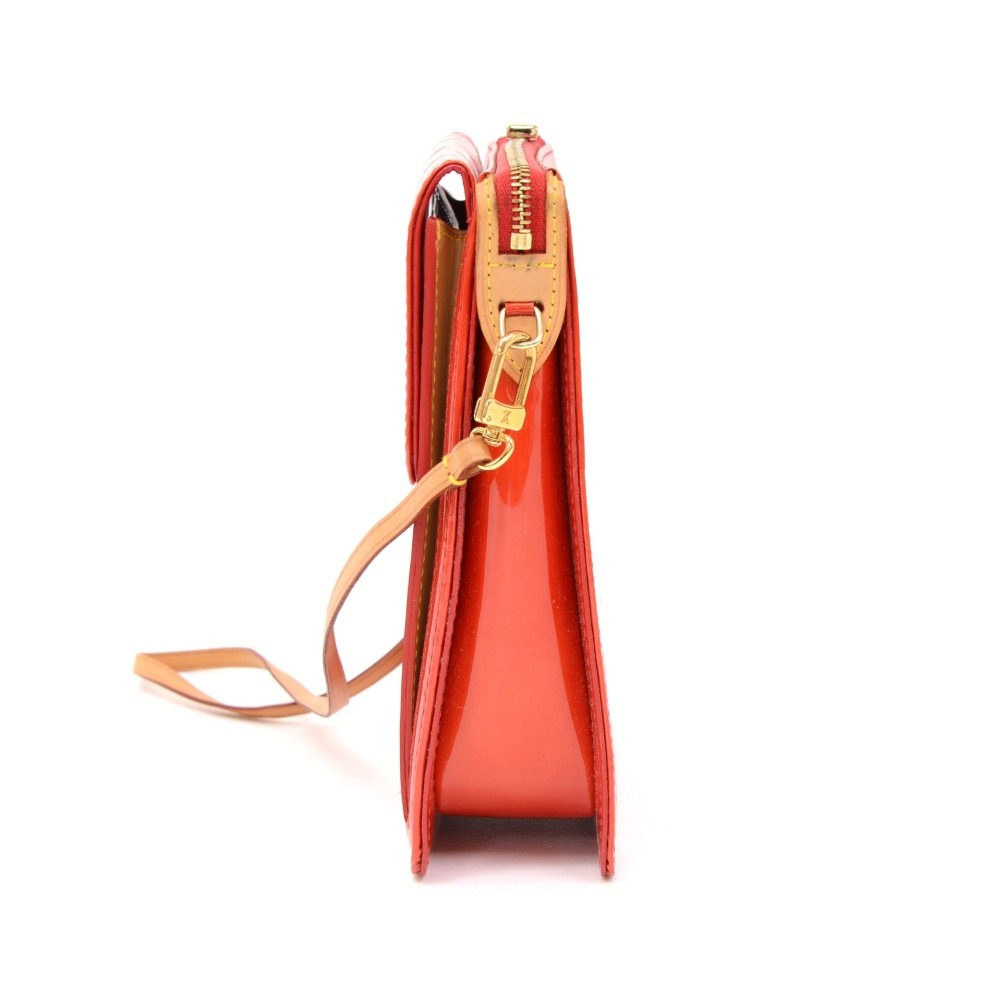 Louis Vuitton Monogram Vernis Mott - Red Shoulder Bags, Handbags -  LOU788828