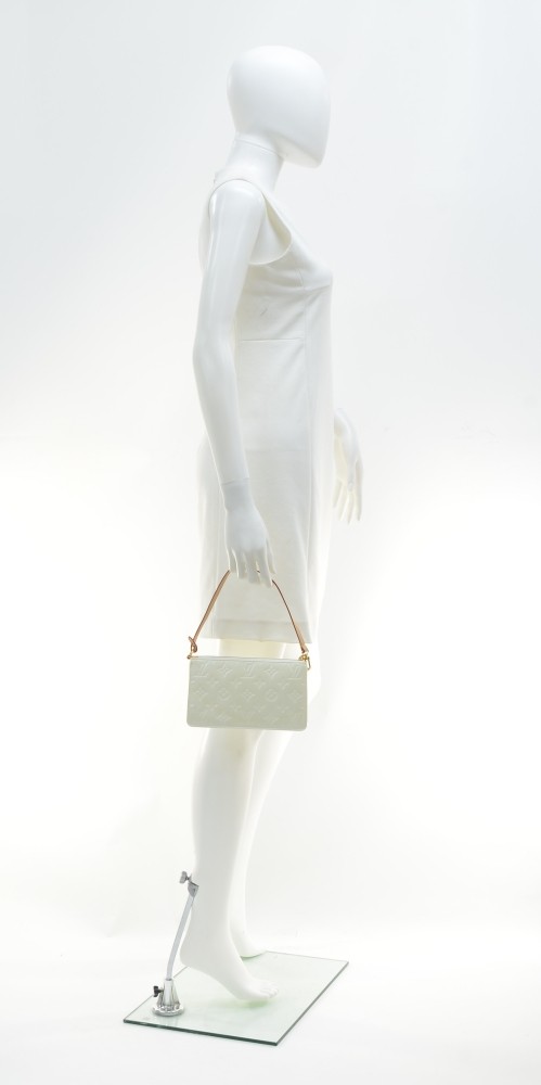 Artsy leather handbag Louis Vuitton White in Leather - 19644389