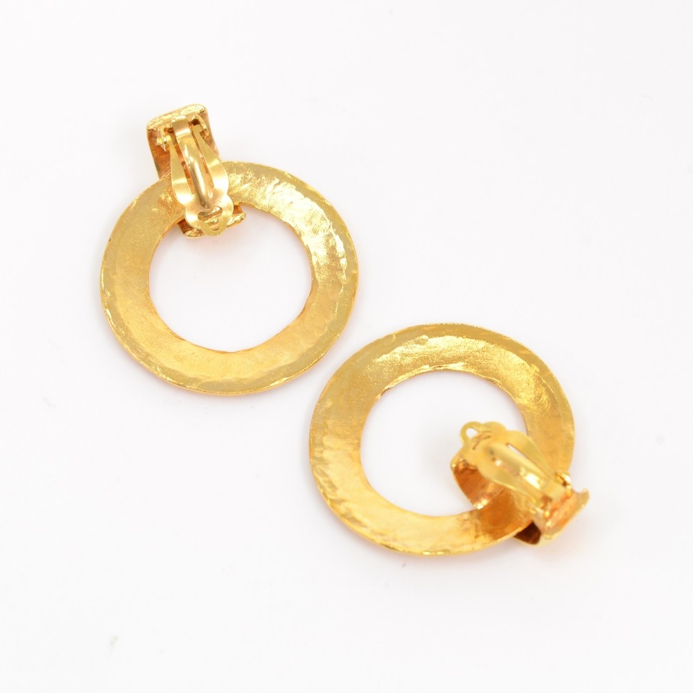 Chanel Vintage Etched Gold Two Piece Hoop Earrings – Amarcord Vintage  Fashion