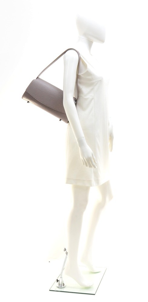 Louis Vuitton Nocturne PM Shoulder Clutch in Lilac Epi Leather - SOLD