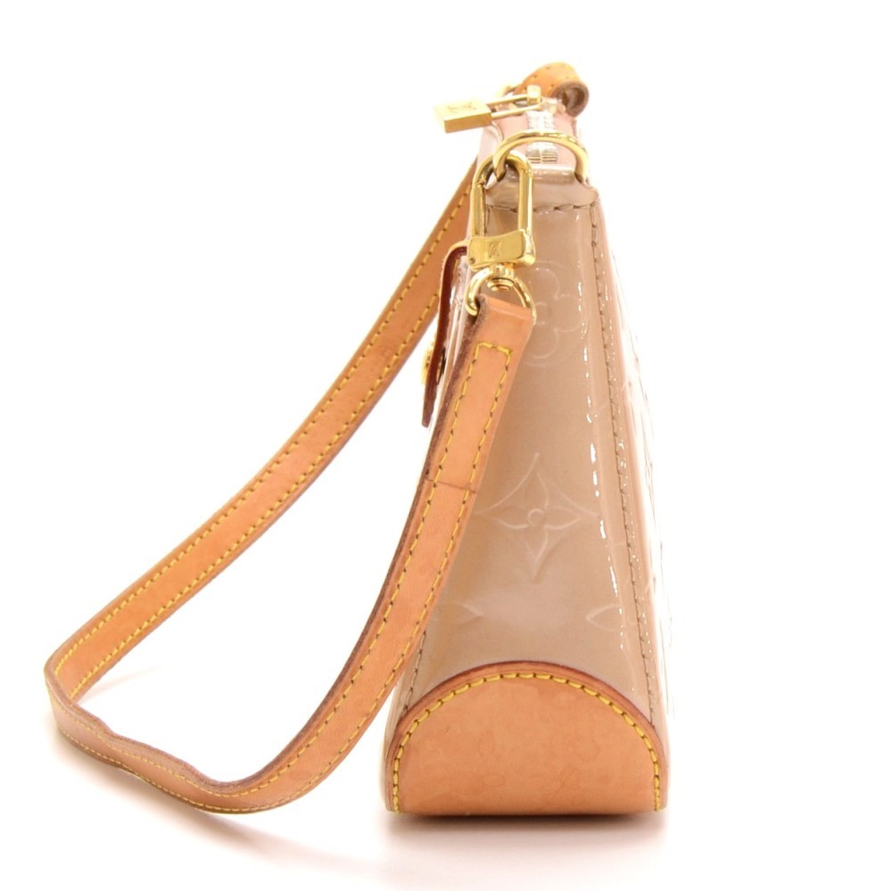 Louis Vuitton White Vernis Mallory Brown Light brown Leather Patent leather  ref.402135 - Joli Closet