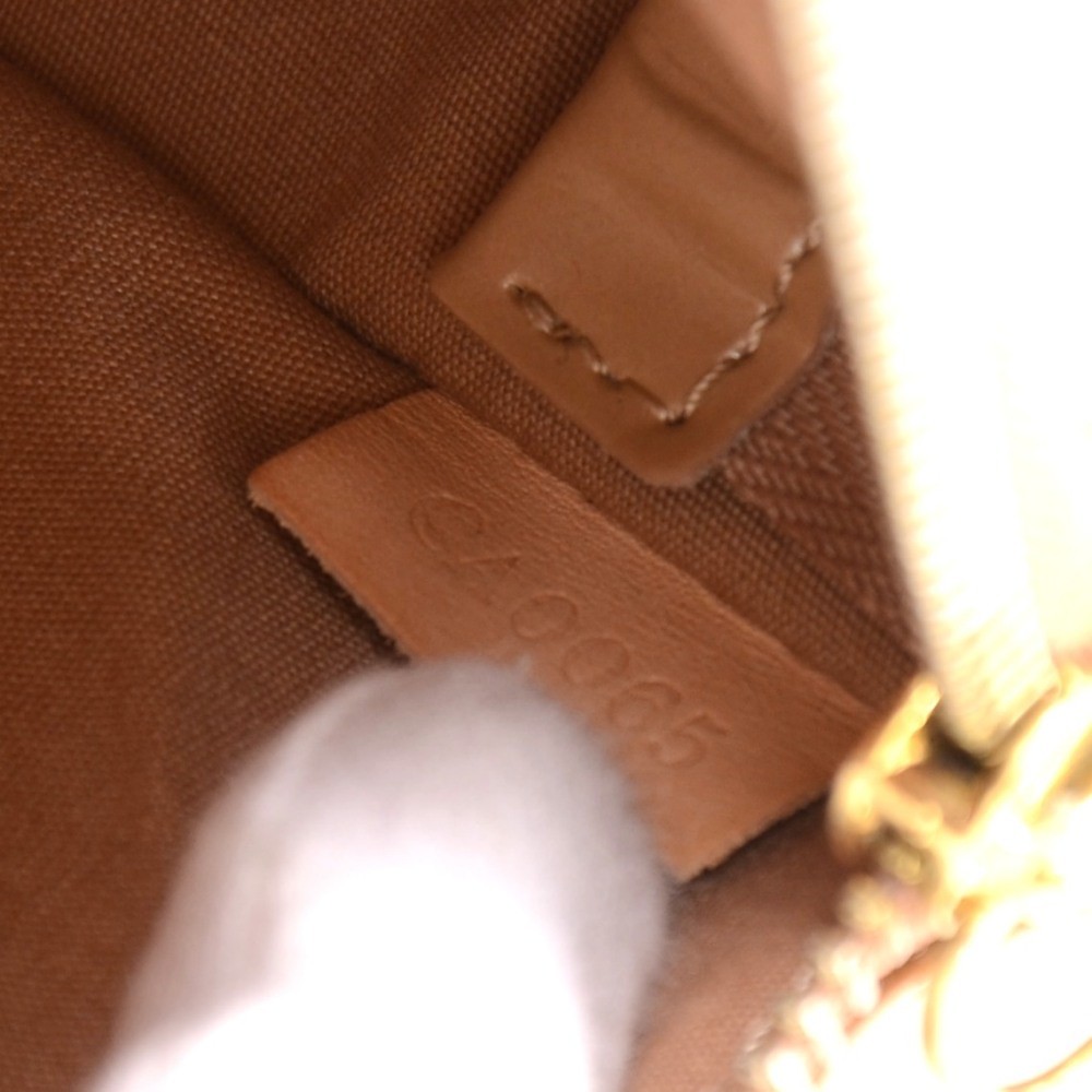 Louis Vuitton Peppermint Monogram Vernis Mallory Square Bag - Yoogi's Closet