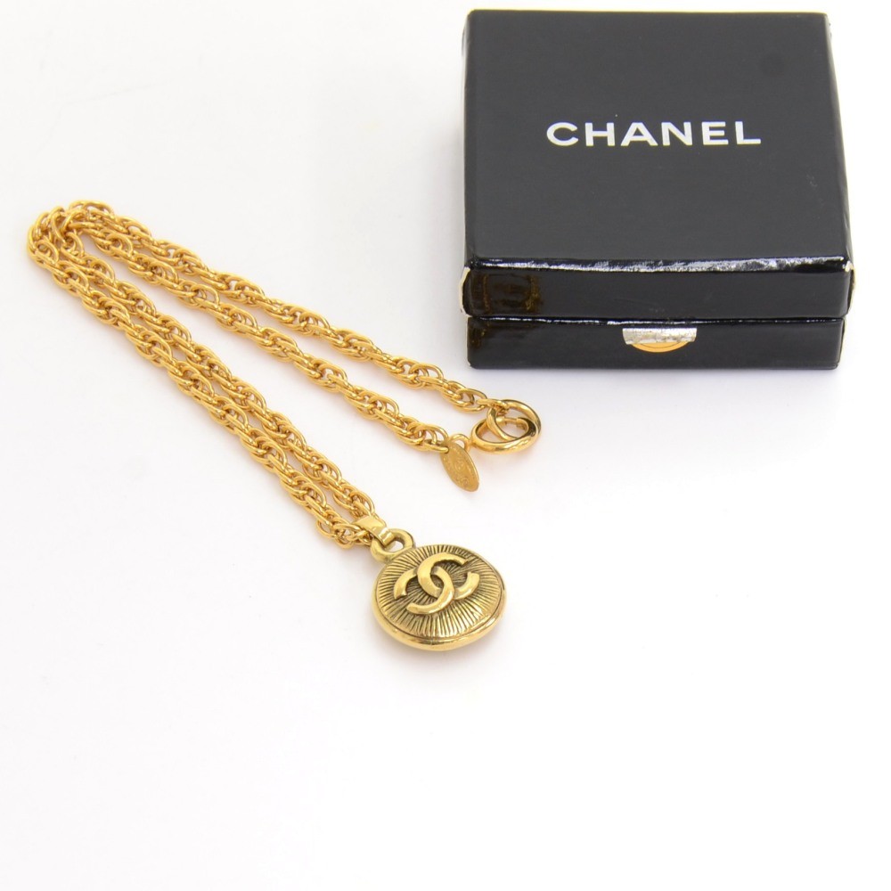 Chanel Vintage Chanel Gold Tone Round CC Pendant Necklace