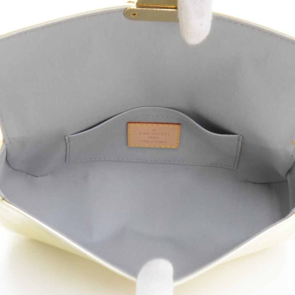 Malibu street leather handbag Louis Vuitton Beige in Leather - 27702878
