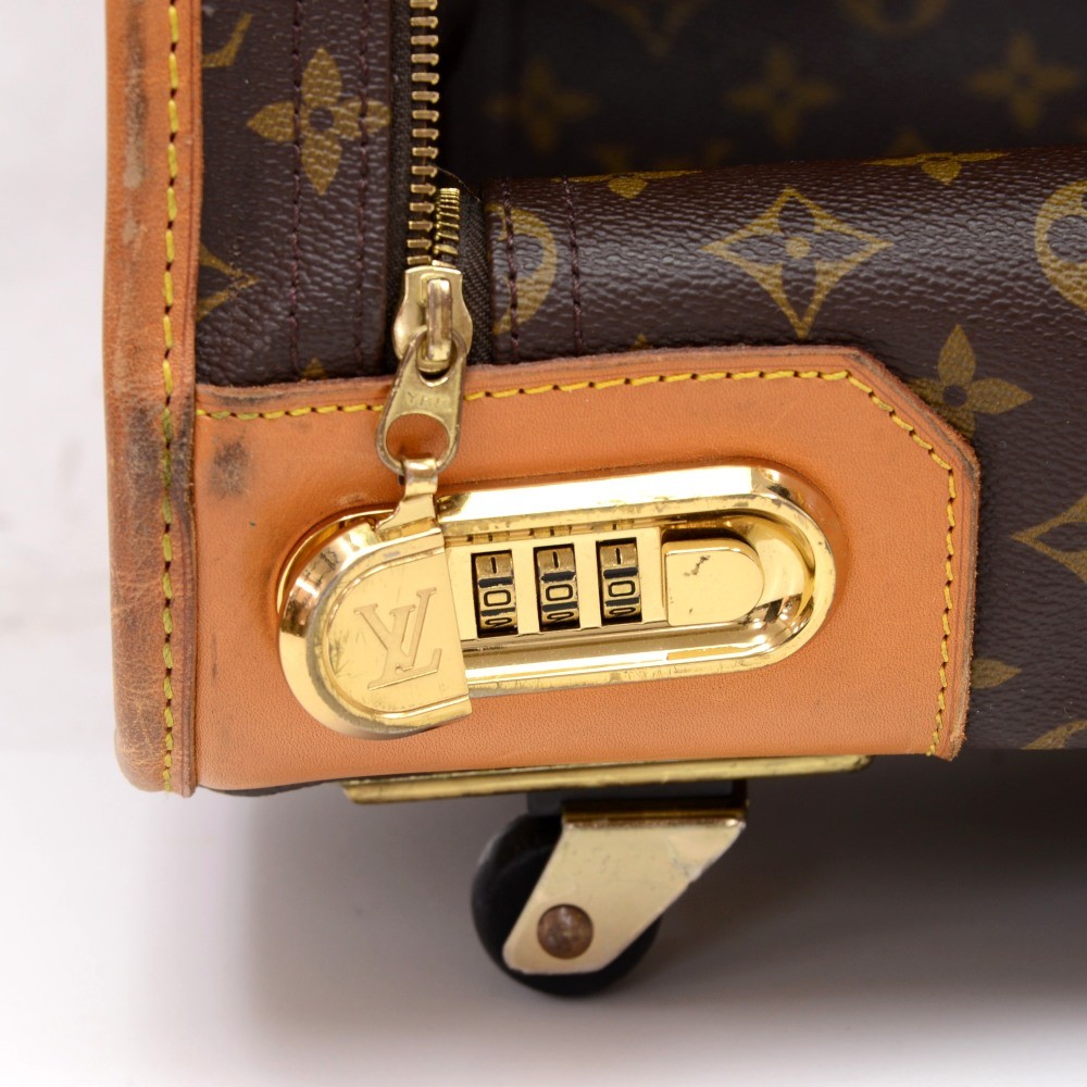 Louis Vuitton Vintage Monogram Canvas Pullman Travel Suitcase – LENDER &  BUYER OF LUXURY ASSETS
