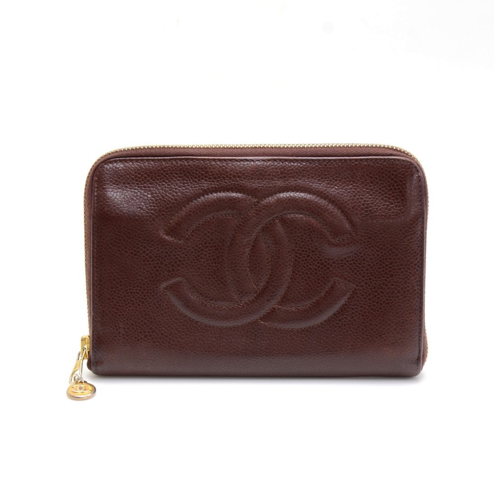 Vintage CHANEL brown caviar leather wallet with large CC stitch mark a –  eNdApPi ***where you can find your favorite designer vintages..authentic,  affordable, and lovable.