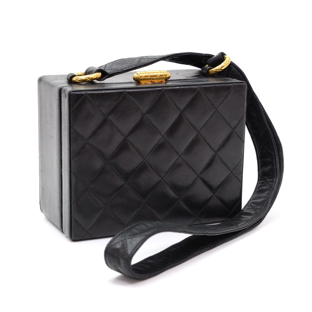 A 1970s black quilt leather shoulder bag by Chanel. - Bukowskis