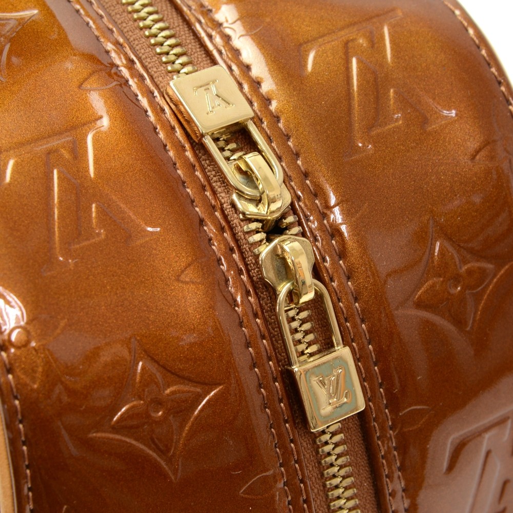 Tompkins square cloth handbag Louis Vuitton Brown in Cloth - 29472317