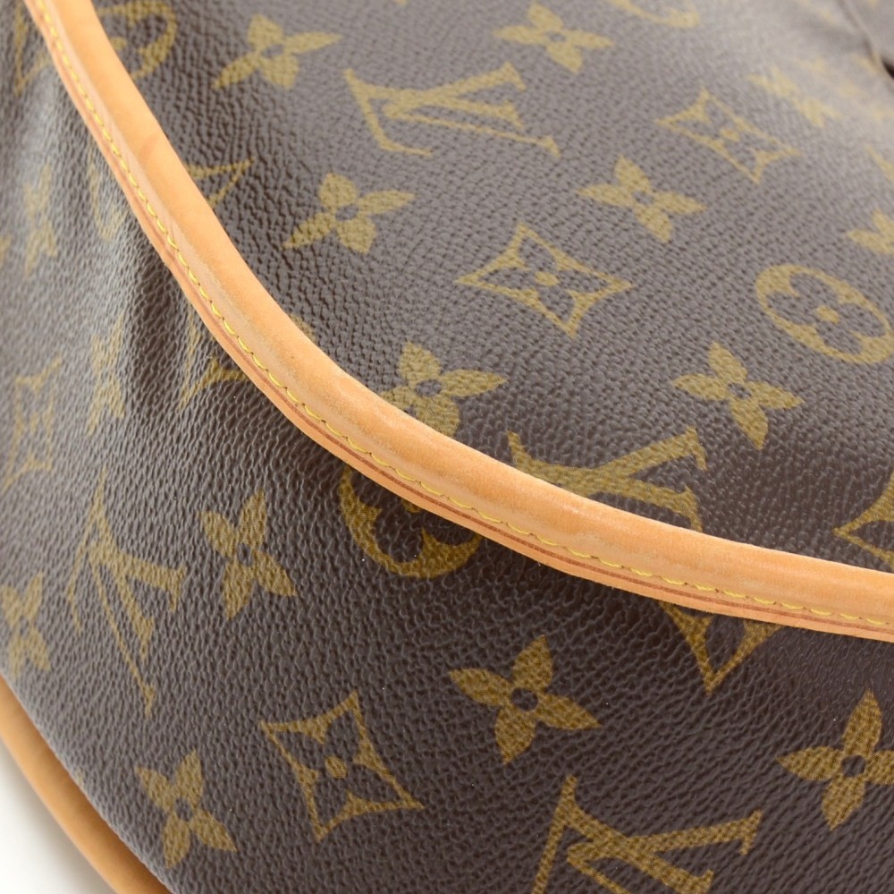 Louis Vuitton Monogram Canvas Menilmontant MM Messenger Bag (SHF-20820 –  LuxeDH