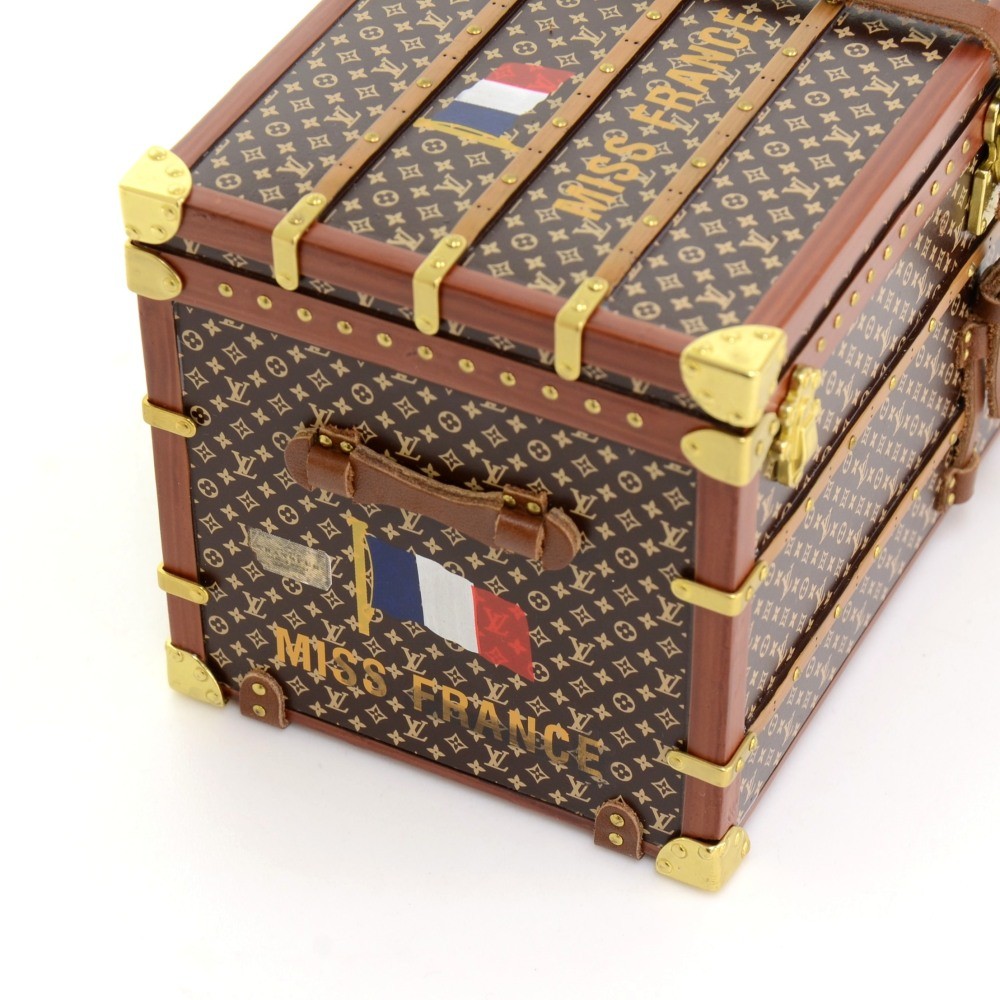 LOUIS VUITTON Miniature 'Miss France' Trunk in Wood and gilded Metal