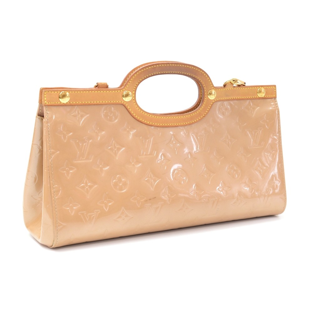 LOUIS VUITTON Cream Vernis Leather Roxbury Drive Shoulder Bag