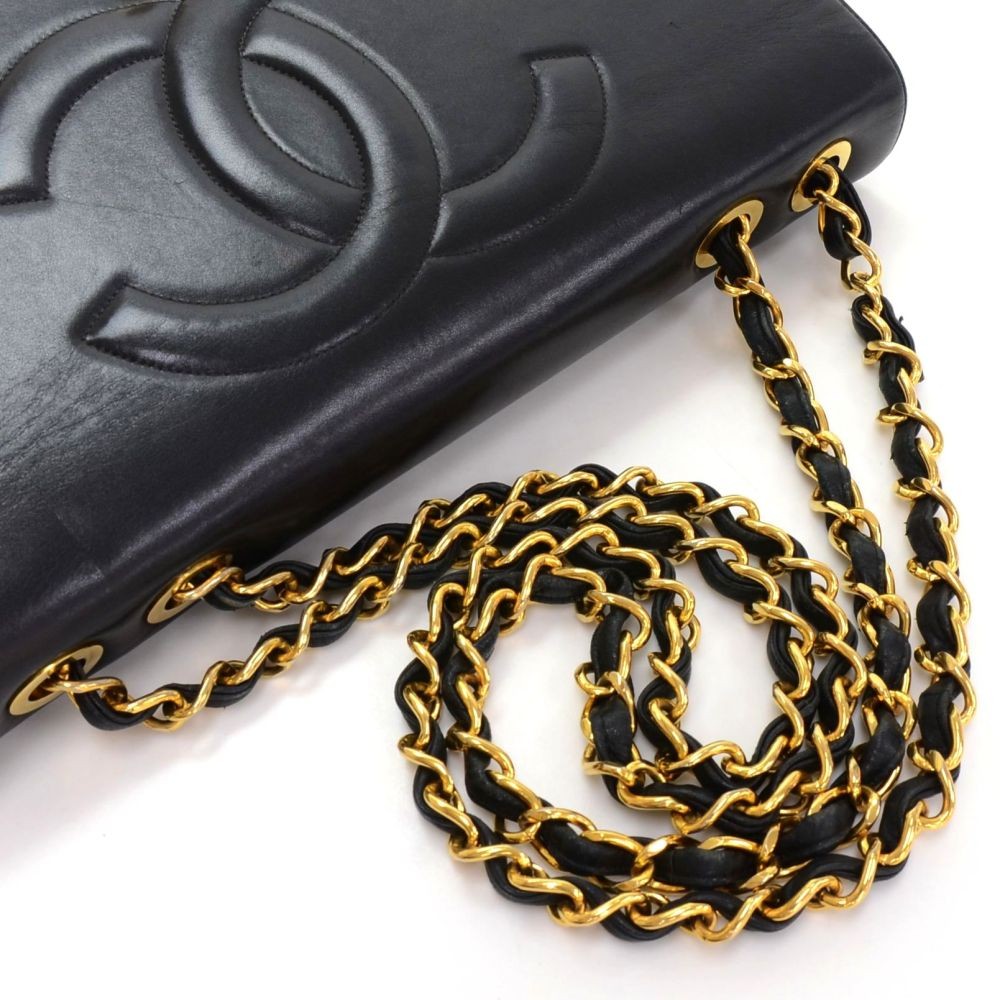 Chanel Black Patent Vintage XL CC Quilted Square Flap Bag – LuxuryPromise