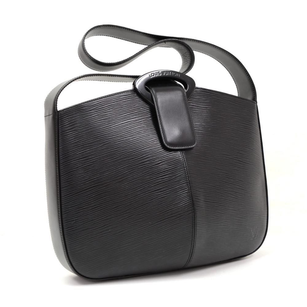 Joli portefeuille Louis Vuitton Zippy en cuir épi rose, Black Louis Vuitton  Epi Reverie Shoulder Bag
