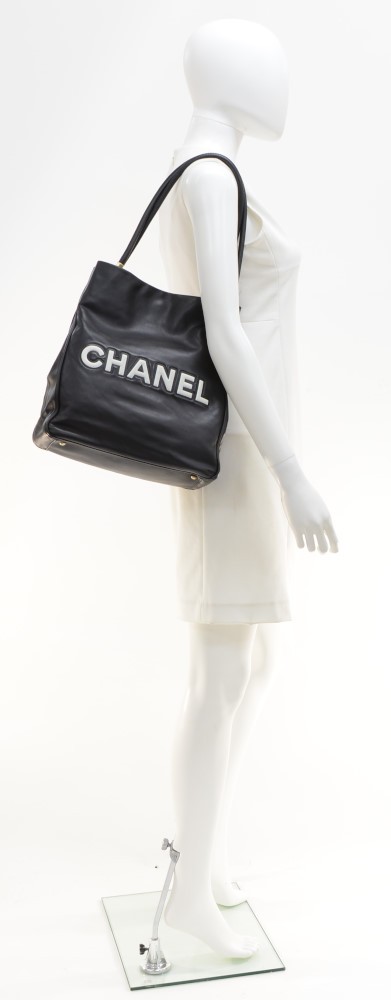 Chanel Camellia Large Tote Bag Coated Canvas Black/White A57161