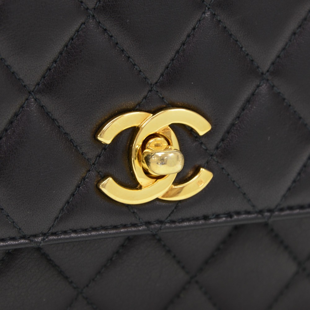 CHANEL black quilted leather and gold metal belt-pouch - VALOIS VINTAGE  PARIS
