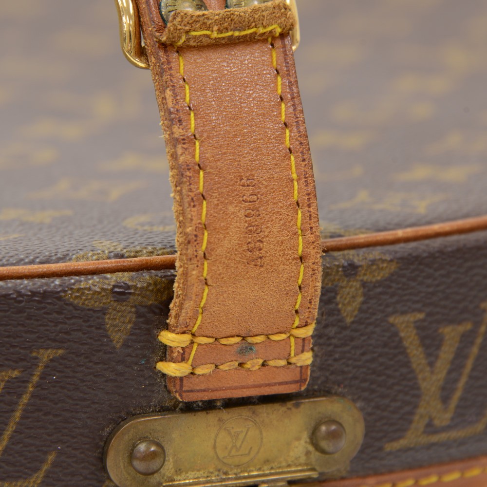 Vintage Louis Vuitton Boite Chapeaux 40 Monogram Canvas Hat Box at 1stDibs   louis vuitton rubber band, vintage louis vuitton hat, louis vuitton hat  box vintage