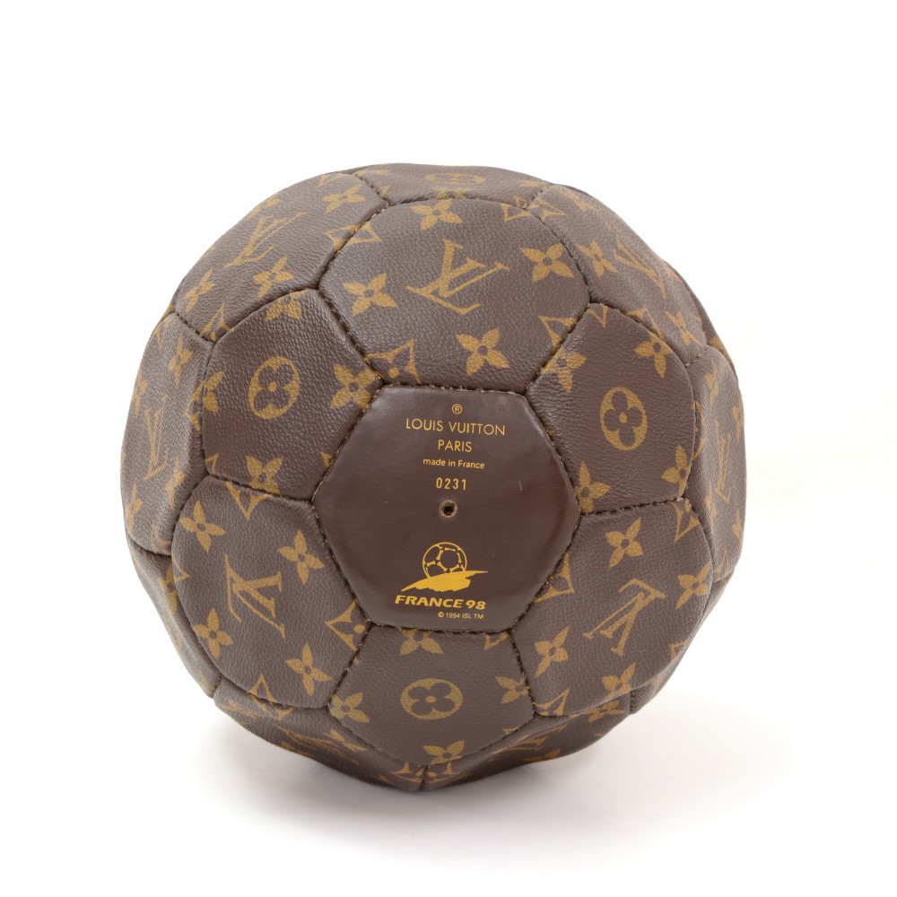 Louis Vuitton 1998 pre-owned Monogram World Cup Memory Soccer Ball -  Farfetch