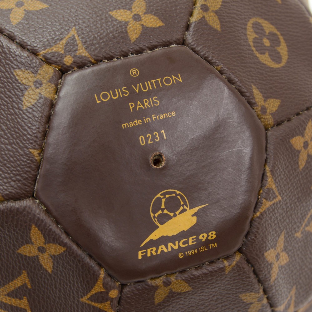 Louis Vuitton 1998 pre-owned Monogram World Cup France Tournamente Soccer  Ball - Farfetch