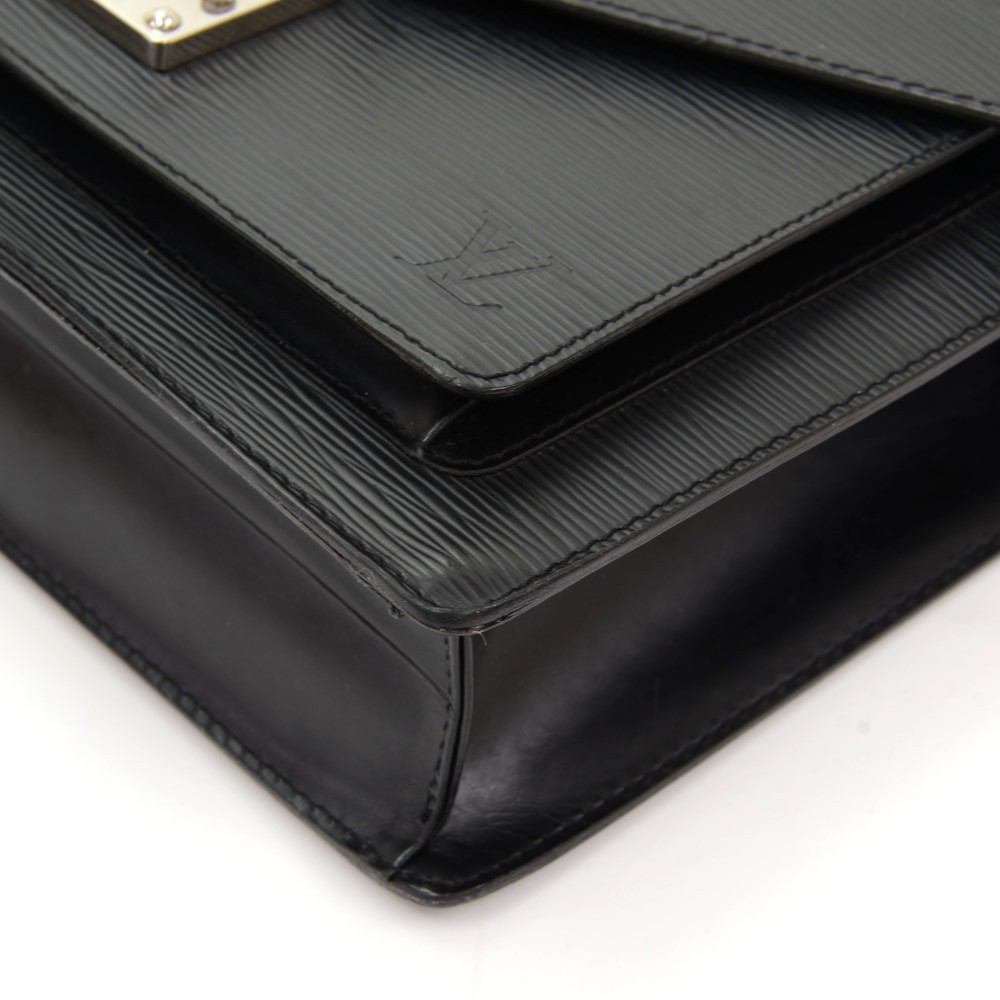 Monceau leather handbag Louis Vuitton Black in Leather - 32555630