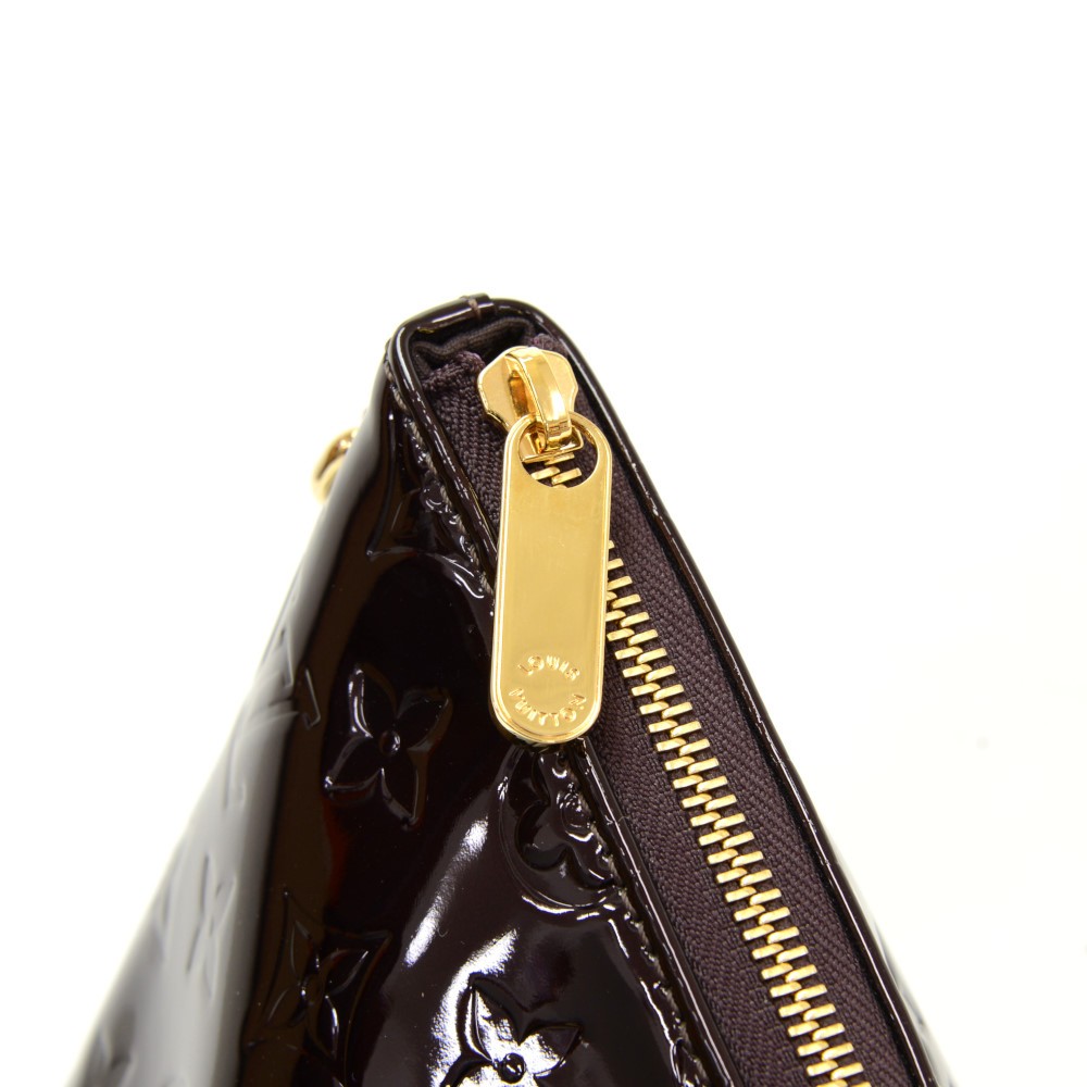 Bellevue patent leather handbag Louis Vuitton Burgundy in Patent leather -  33986915