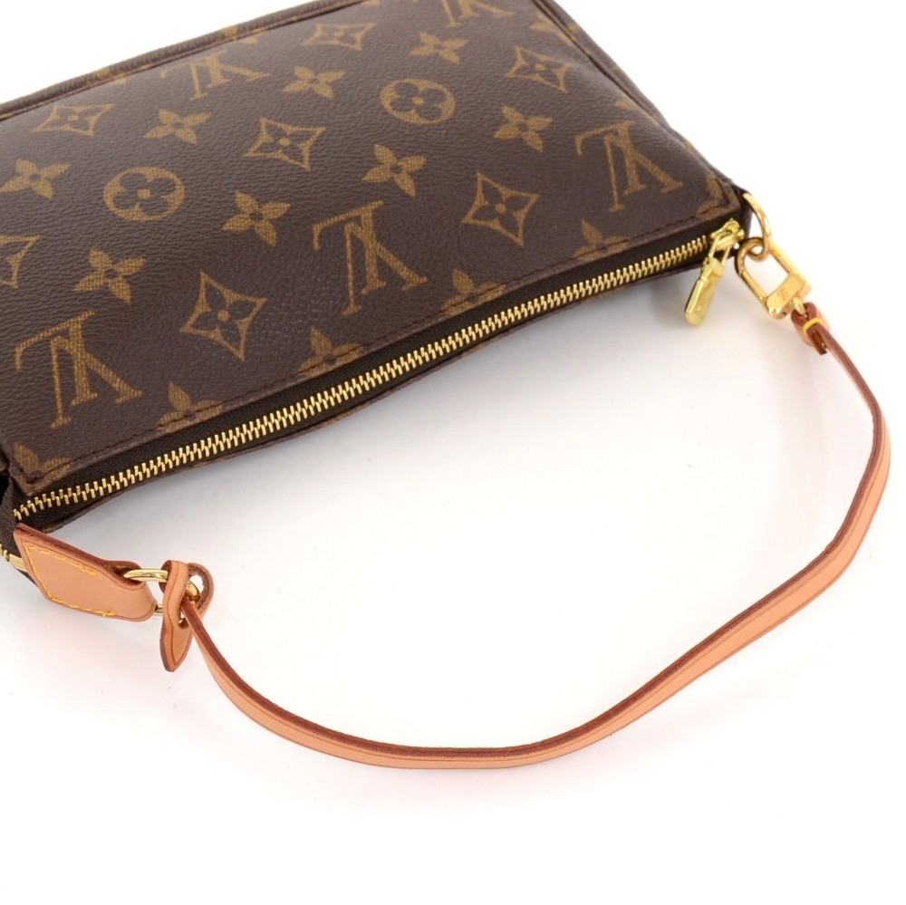 Louis Vuitton Pochette Accessories Leather Type:monogram canvas  Hardware：gold tone Condition:9.9 Comes with: box, dust bag…
