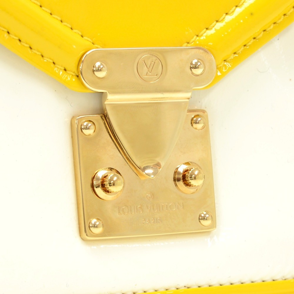 Sac à main Louis Vuitton Lockit moyen modèle en cuir verni jaune