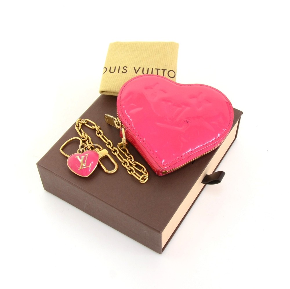 LOUIS VUITTON Vernis Valentine Key Pouch Fuchsia 791000
