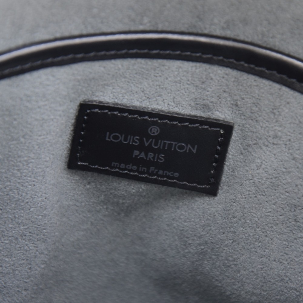 LOUIS VUITTON. Shoulder bag in black epi leather, Demi L…