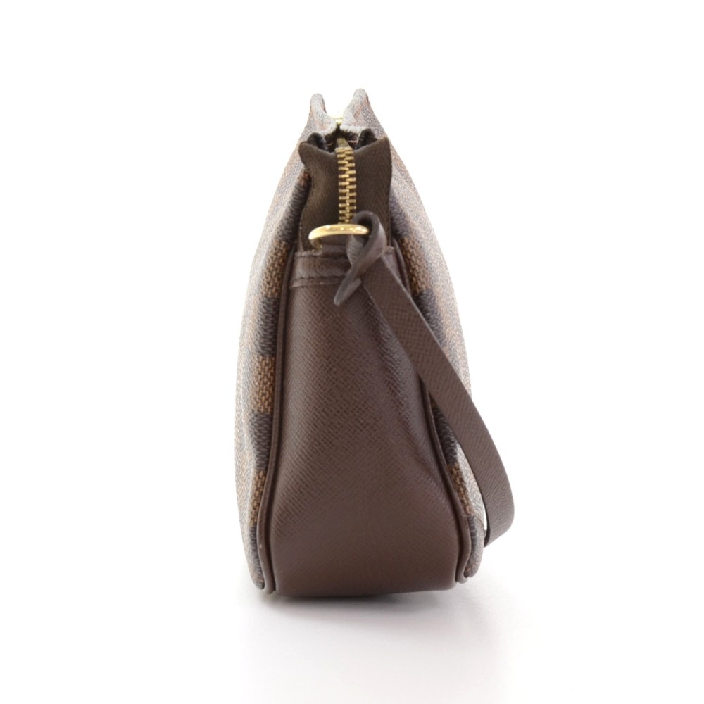 Kharyzma: What Fits In My Bag Louis Vuitton DAMIER EBENE Trousse