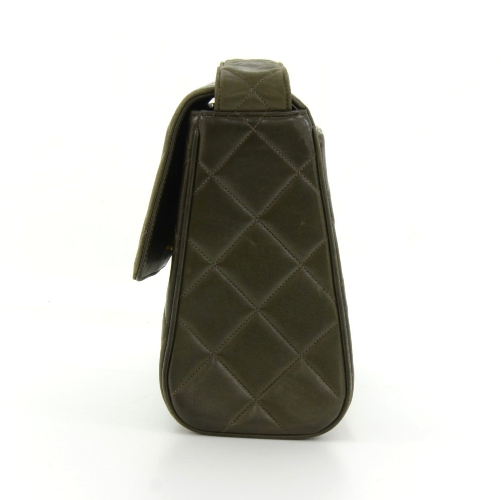 Chanel Collectors Menu Flap Clutch bag with card Black Green Dark green  Leather ref.151055 - Joli Closet