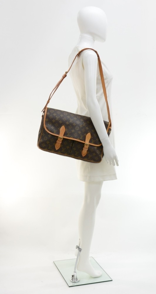 Louis Vuitton Vintage Monogram Sac Gibeciere GM - Shoulder Bags