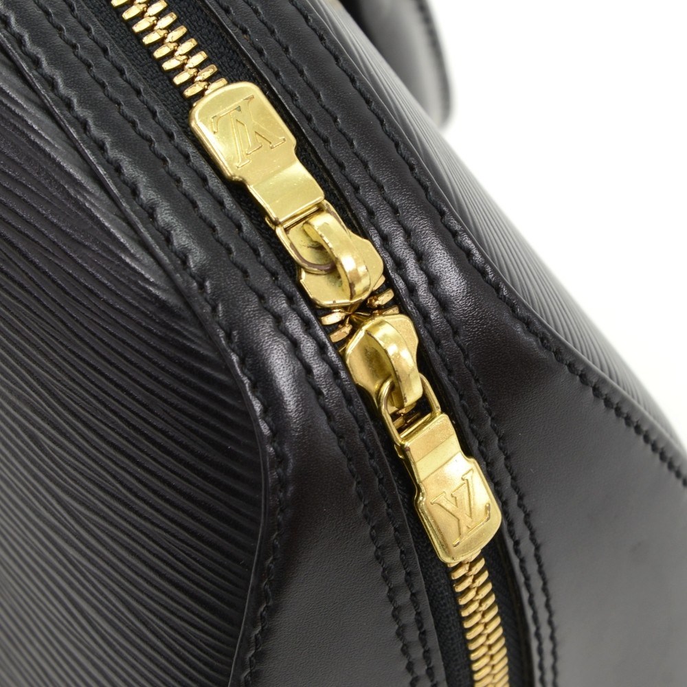 Louis Vuitton, Bags, Black Louis Vuitton Jasmine In Great Condition