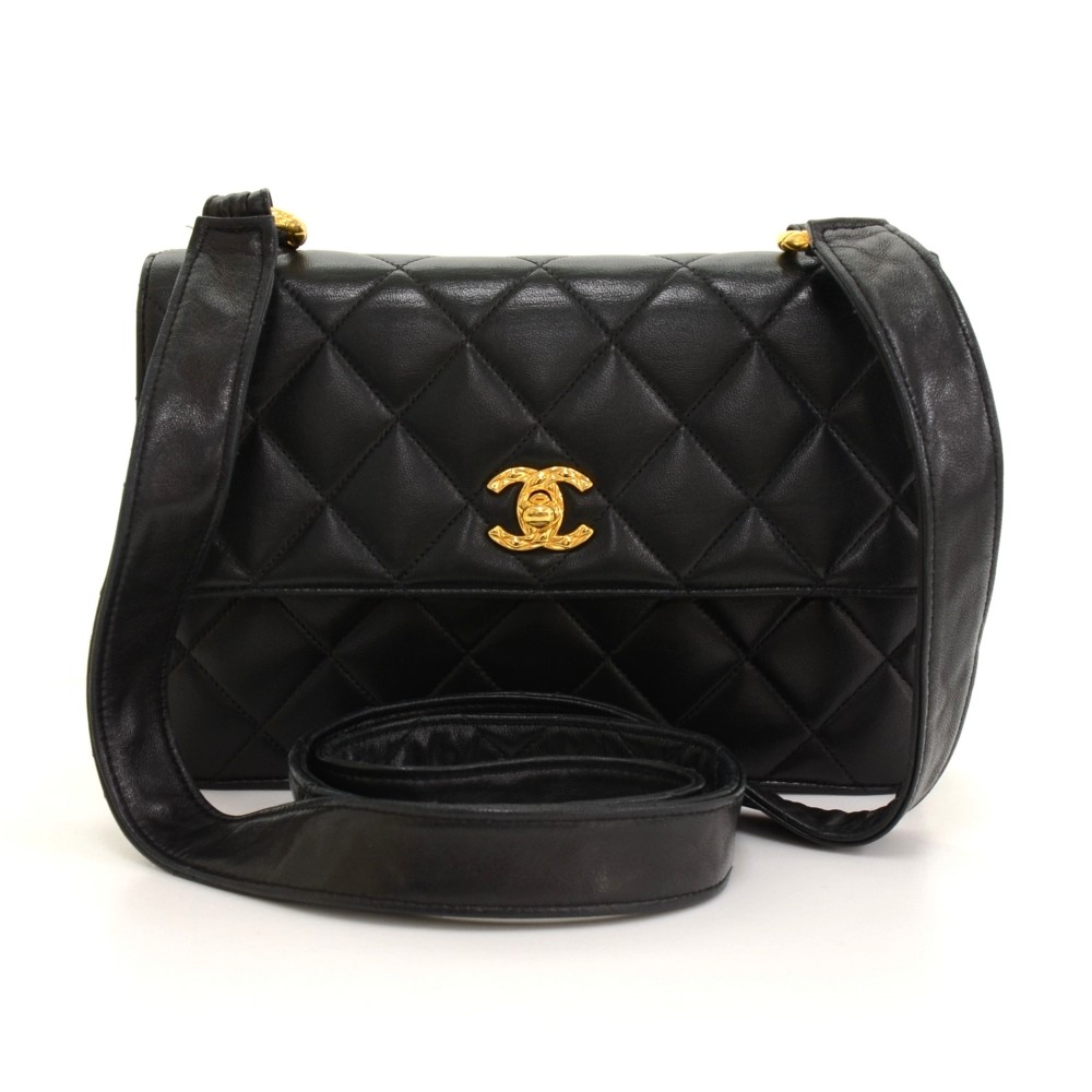 Chanel Vintage Chanel 9 Flap Black Quilted Leather Shoulder Pochette