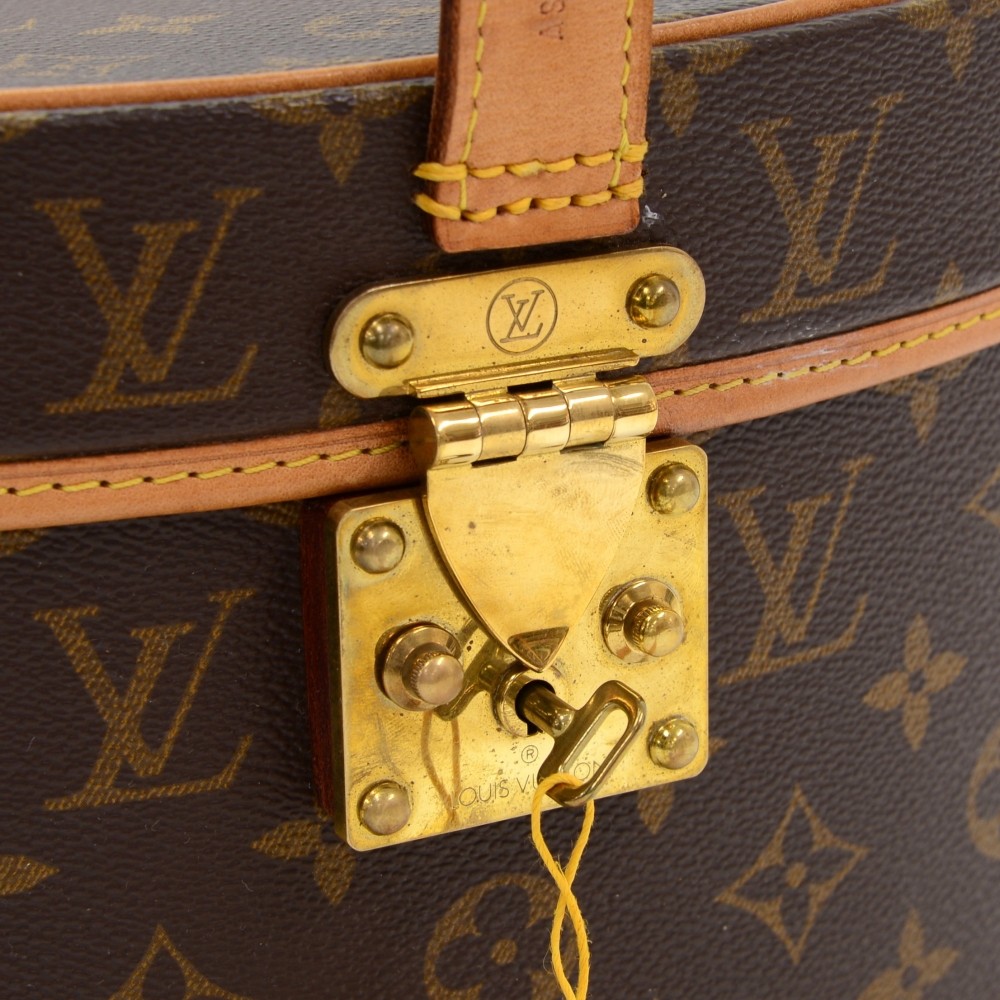 Louis Vuitton Boîte chapeau 40 hat box in monogram canvas and natural  leather
