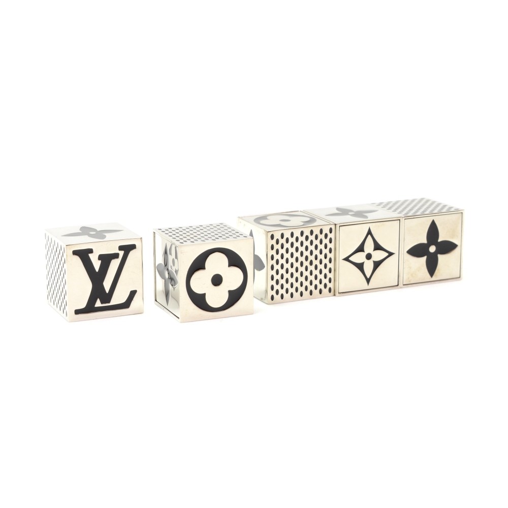 Louis Vuitton Louis Vuitton Ansemble Cube Game Other Accessories Silve –  NUIR VINTAGE
