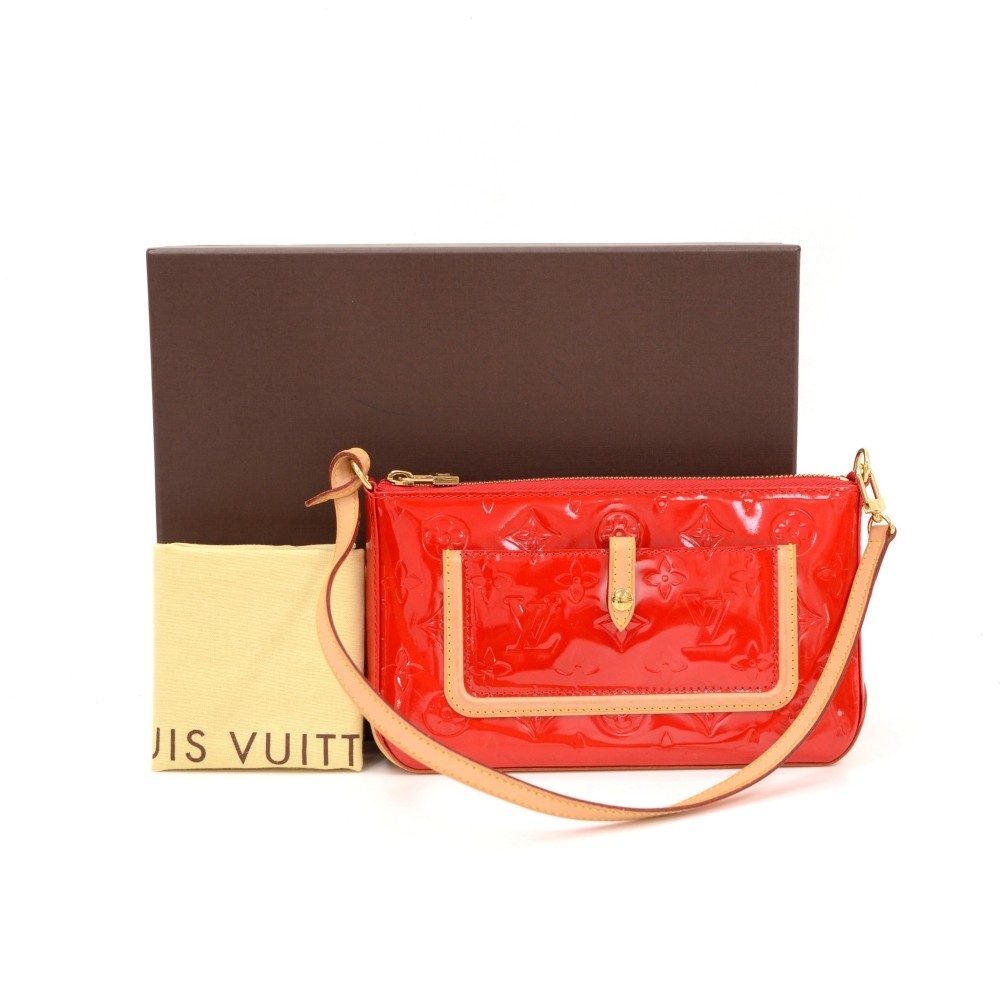 Sold at Auction: Louis Vuitton, LOUIS VUITTON RED VERNIS MALLORY SQUARE BAG