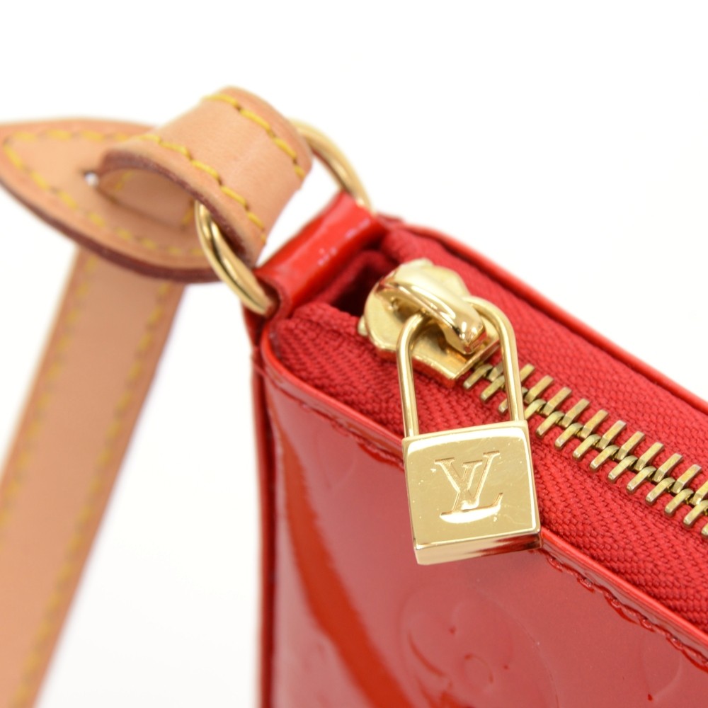 Louis Vuitton shopping bag Red Leather ref.252876 - Joli Closet