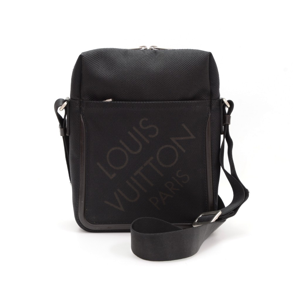 Louis Vuitton Black Damier Geant Canvas Messenger Bag Louis Vuitton