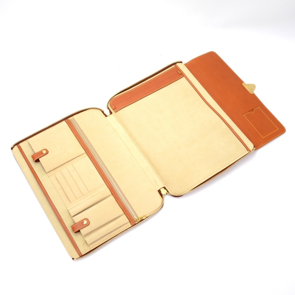 Louis Vuitton Souliers Care Info Instruction Booklet Toile et Cuirs Paper  Folio